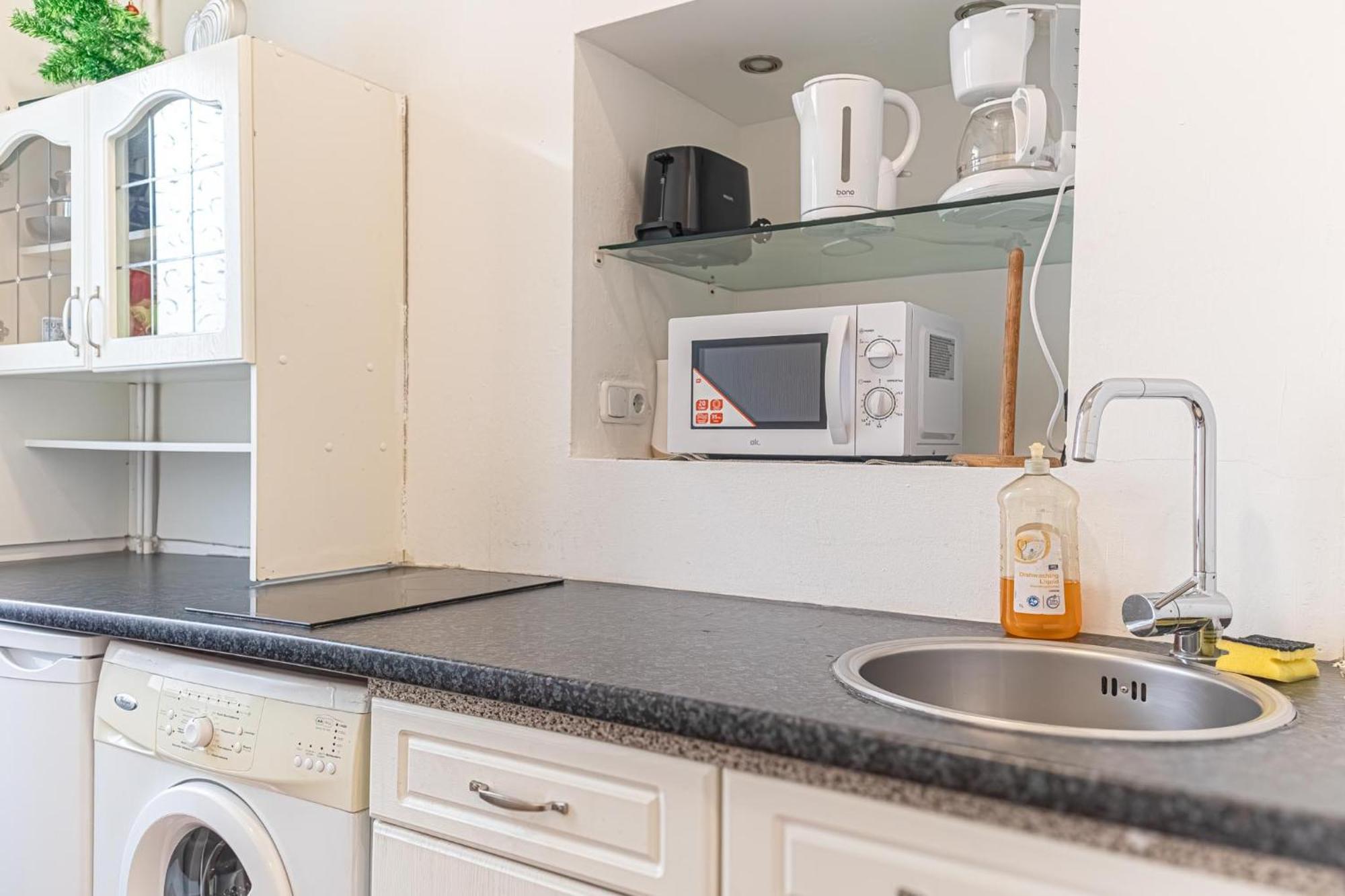 Modern 1Br Apart- Suitable For Longstays Wina Bagian luar foto